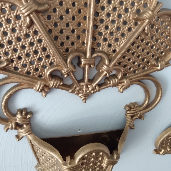 Burwood faux wicker pocket planter w/ wall fan plaques - Picture 2 of 8